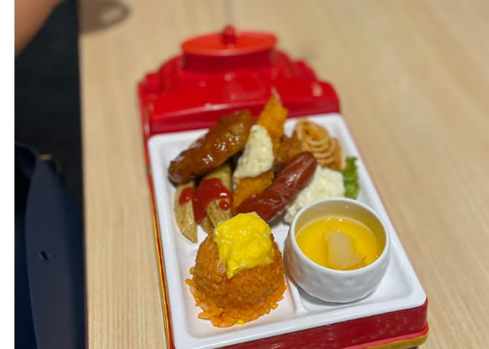 Kids dinner plate at i+Land Nagasaki restaurant