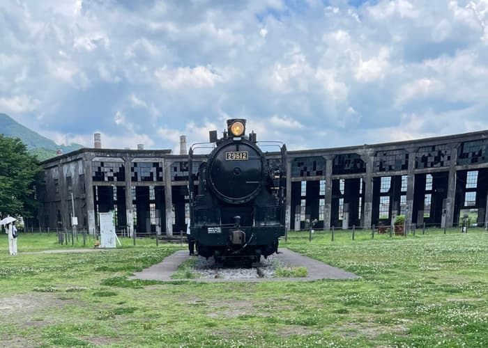 Bungo-Mori Roundhouse Park -roundhouse-steam-locomotive-29612.jpg